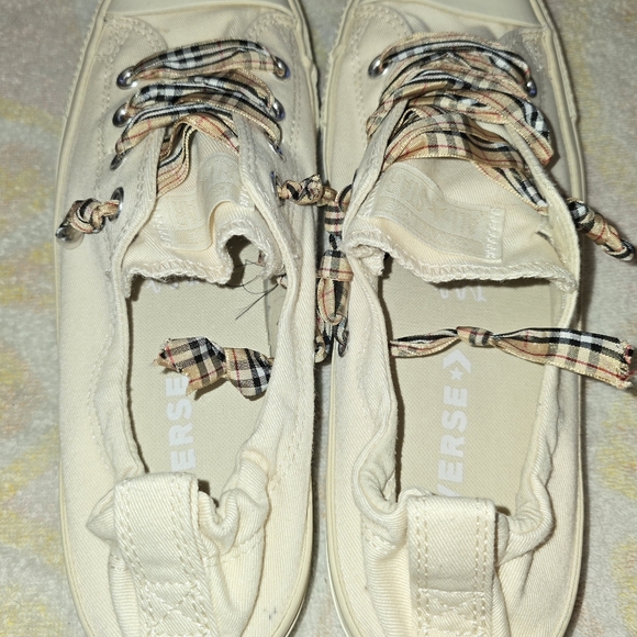 Convers Casual Cream Sneakers with Plaid Laces Womens Size 10 - Picture 3 of 7